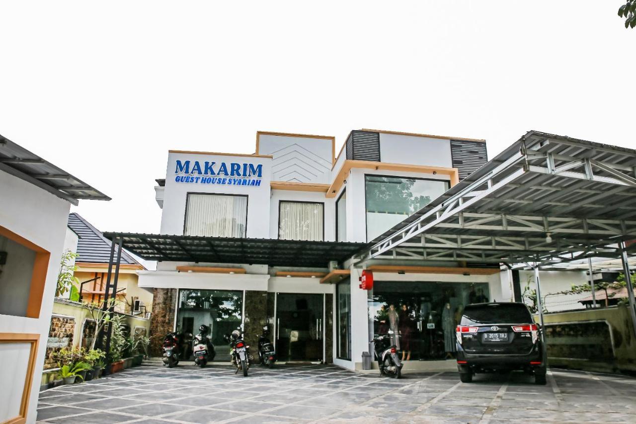 Oyo 90221 Makarim Guest House Syariah Pangkalanbuun Kültér fotó