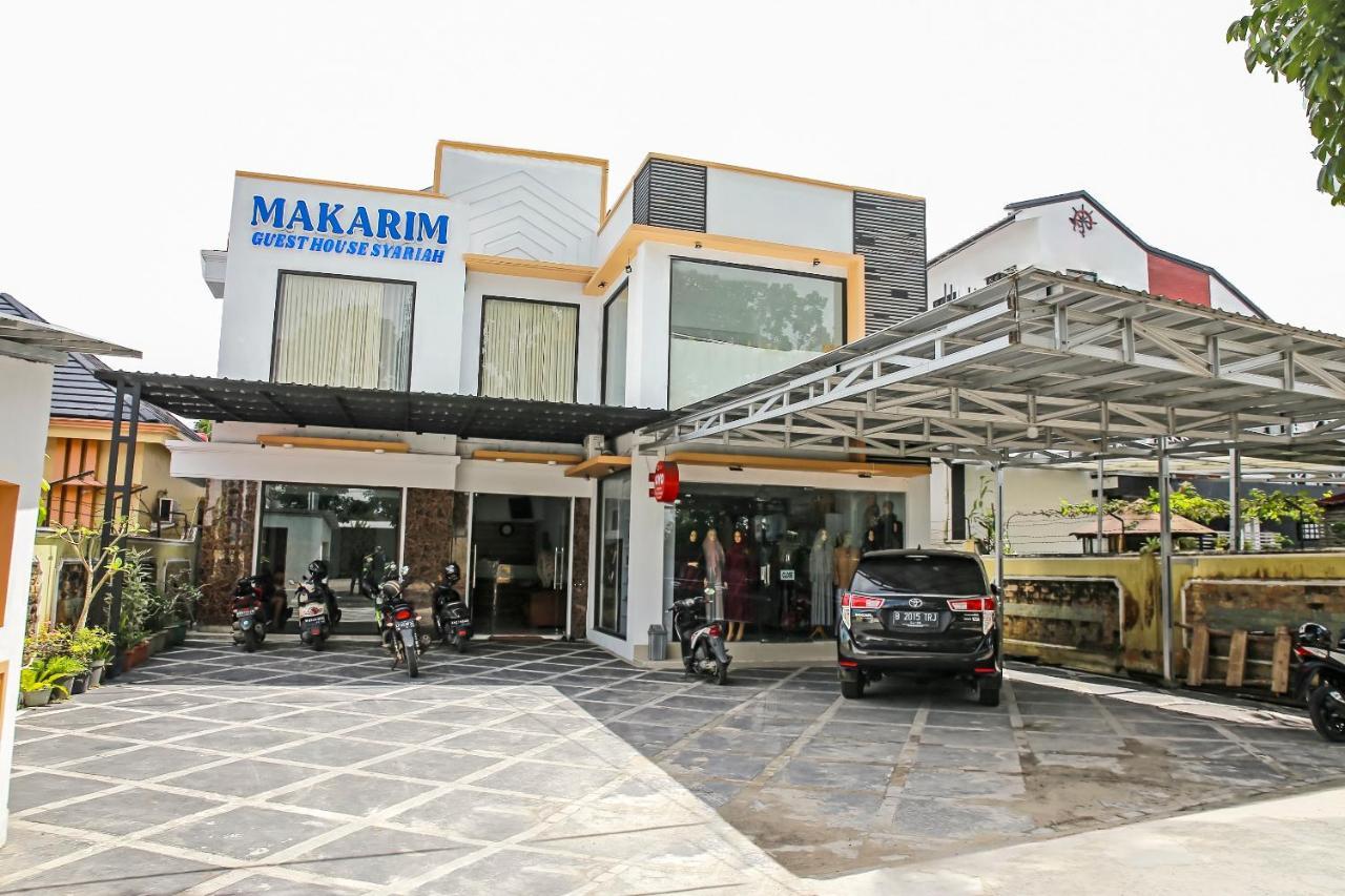 Oyo 90221 Makarim Guest House Syariah Pangkalanbuun Kültér fotó
