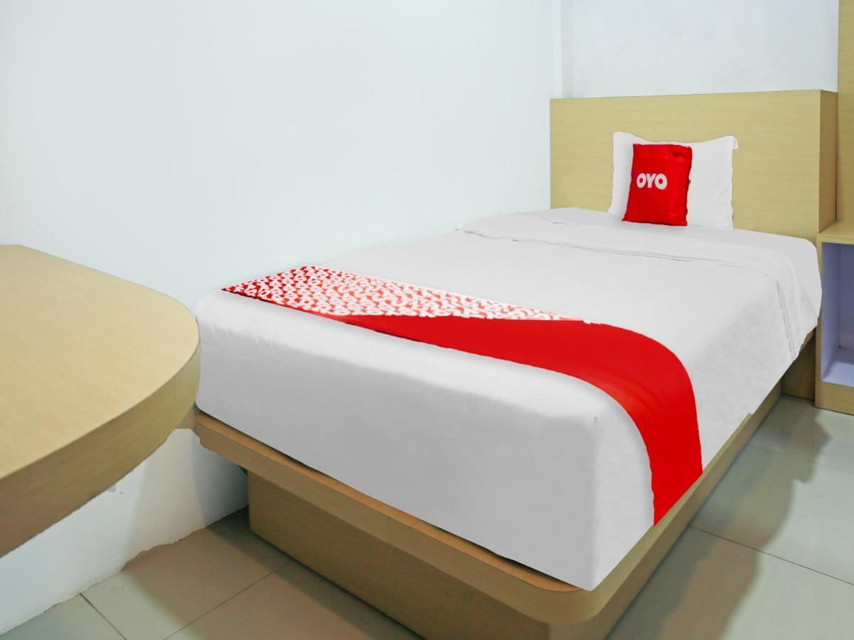 Oyo 90221 Makarim Guest House Syariah Pangkalanbuun Kültér fotó