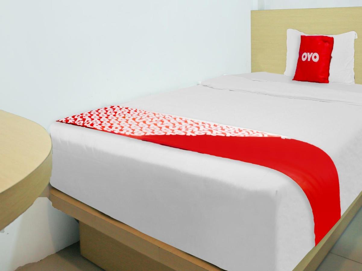 Oyo 90221 Makarim Guest House Syariah Pangkalanbuun Kültér fotó